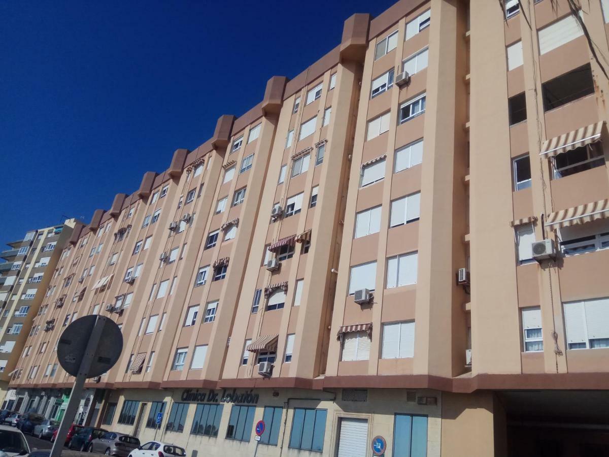 Guesting Ladreda Apartment Cadiz Bagian luar foto